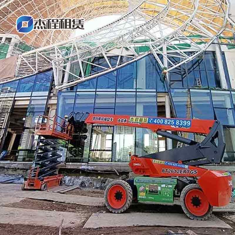 26米大型玻璃吸盘车出租应用于城市地标建筑玻璃安装