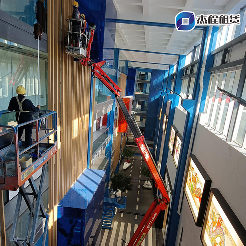 杰程27米蜘蛛车高空作业平台出租应用于商场高空清洁