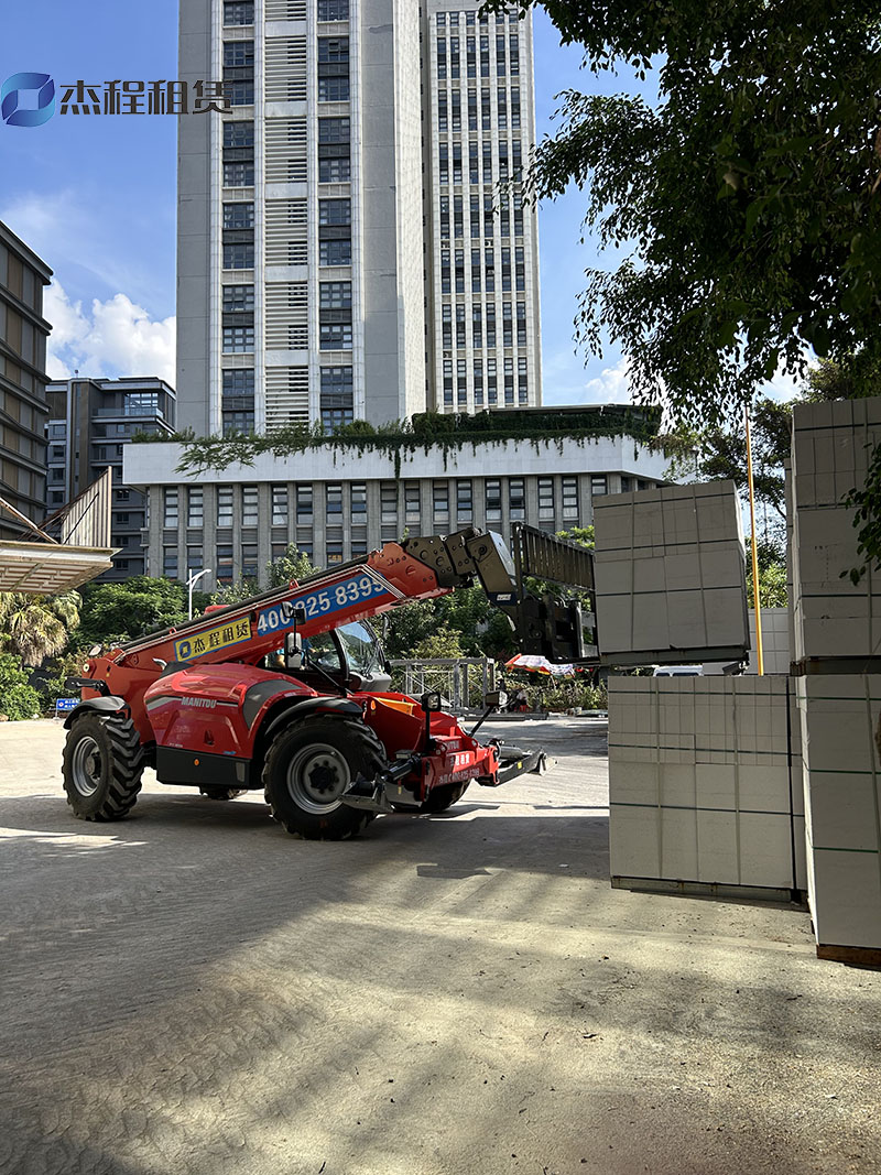 伸缩臂叉装车出租用于1.6吨加气砖高效搬运直达三楼应用案例